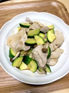 豚肉とズッキーニのオイスターソース炒め-レシピのメイン写真