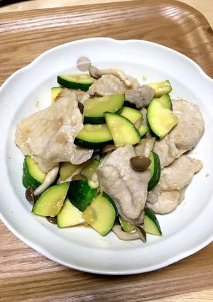 豚肉とズッキーニのオイスターソース炒め-レシピのメイン写真