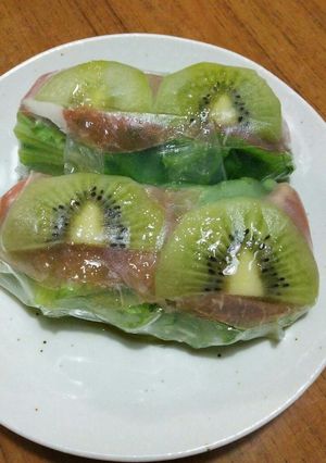 キウイフルーツと生ハムの爽やか生春巻き-レシピのメイン写真