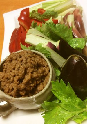 野菜スティックと肉味噌納豆ディップ-レシピのメイン写真