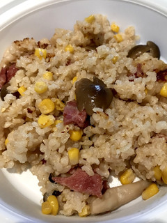 炊飯器で簡単!しめじとベーコン炊込みご飯-レシピのメイン写真