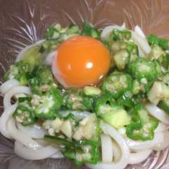 รูปของ オクラときゅうりのぶっかけ麺