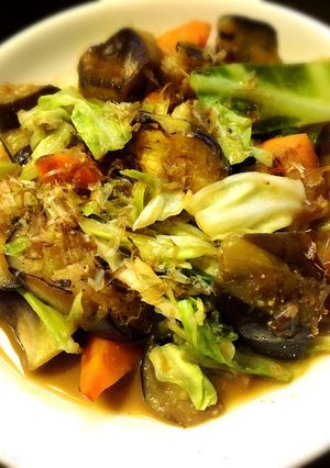 簡単♪茄子とキャベツと人参の味噌炒め-レシピのメイン写真