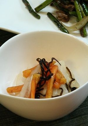 柿と大根の塩昆布和え-レシピのメイン写真