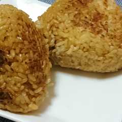 รูปของ うなぎのたれで作る！甘辛焼きおにぎり