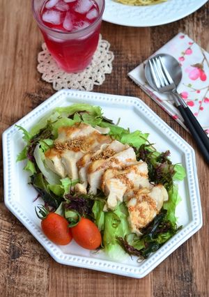 蒸し焼き鶏と海藻ミックスのピリ辛サラダ-レシピのメイン写真