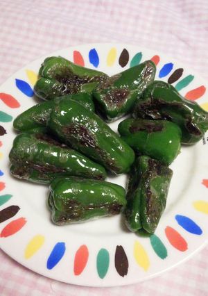 種までうまっ!ピーマンの丸焼き-レシピのメイン写真