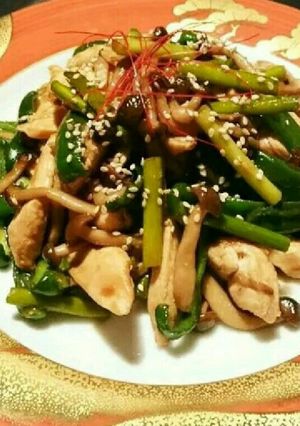 具沢山♪にんにくの芽と鶏のオイスター炒め-レシピのメイン写真