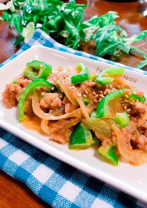 味噌でコク旨♡ピーマンと玉ねぎの挽肉炒め-レシピのメイン写真