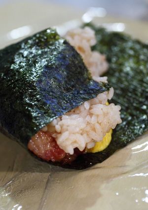 厚切りベーコンとオムレツのおにぎり-レシピのメイン写真