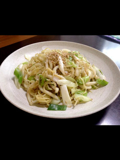 作り方簡単♪ネギ塩焼きそばうどん-レシピのメイン写真