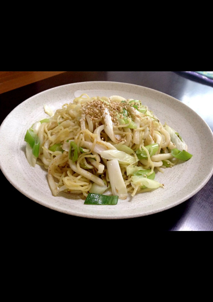 作り方簡単♪ネギ塩焼きそばうどん-レシピのメイン写真