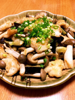 簡単胸肉のバター醤油炒め-レシピのメイン写真