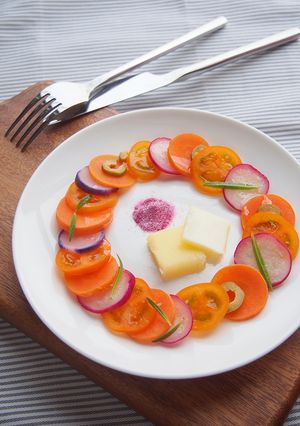 ビーツ塩と色とりどり輪切り野菜-レシピのメイン写真