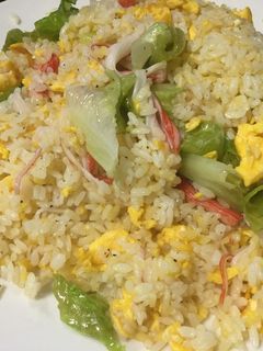 レタスとカニカマのチャーハン-レシピのメイン写真