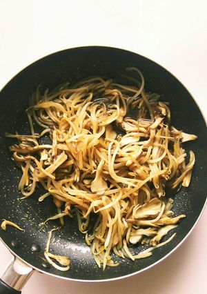もやしと舞茸の節約炒め物-レシピのメイン写真
