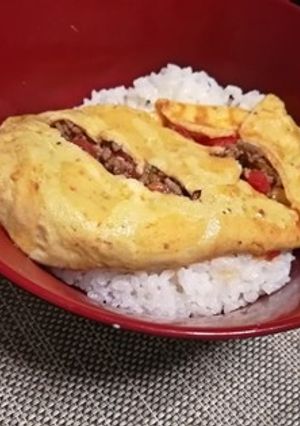トマトとひき肉の甘辛オムレツ丼-レシピのメイン写真