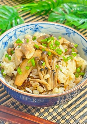 キノコと鶏肉の炊き込みご飯-レシピのメイン写真