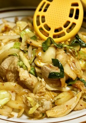 チャチャッと簡単豚キムチ〈キャベツ入り〉-レシピのメイン写真