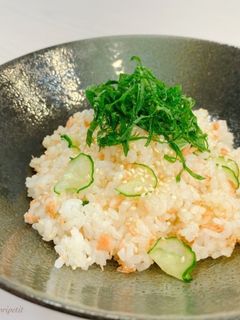 鮭フレークdeパパッと混ぜ寿司♡-レシピのメイン写真