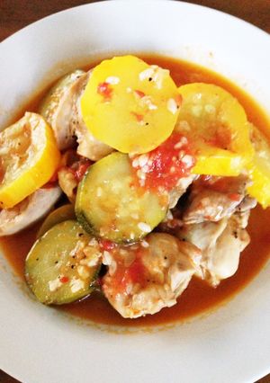 鶏肉とトマト ズッキーニの塩麹蒸し煮♪-レシピのメイン写真