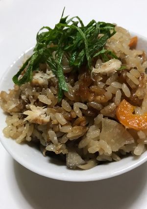炊飯器に入れるだけ〜サバの炊き込みご飯-レシピのメイン写真