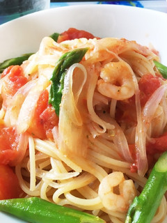 ゴロゴロトマトとアスパラガスのスパゲティ-レシピのメイン写真