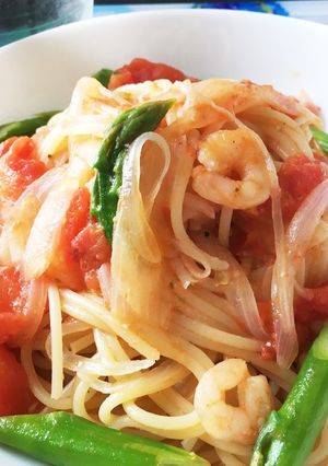 ゴロゴロトマトとアスパラガスのスパゲティ-レシピのメイン写真