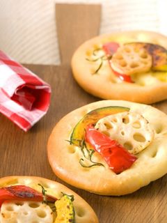 皮付き蓮根のカラフルフォカッチャ☆-レシピのメイン写真