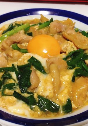 ニラで作る！親子丼-レシピのメイン写真