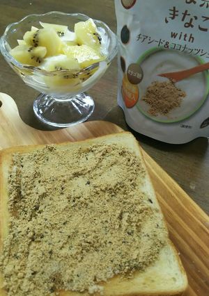 朝食に♪おやつに♪黒ごまきな粉トースト♡-レシピのメイン写真