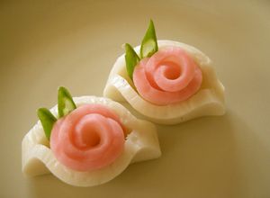 かまぼこでラブリーローズ♪キャラ弁おせち-レシピのメイン写真