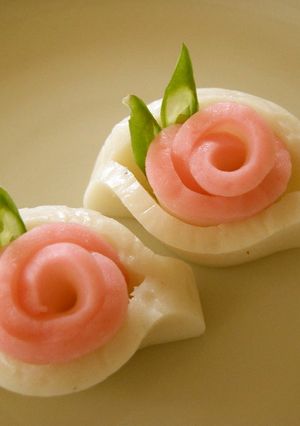かまぼこでラブリーローズ♪キャラ弁おせち-レシピのメイン写真