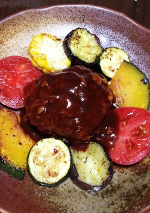 チーズインバーグ☆彡夏野菜添え.:*☆-レシピのメイン写真