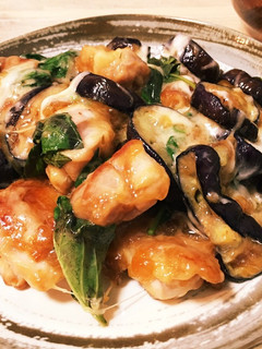 鶏肉と茄子のモツァレラバジル炒め-レシピのメイン写真