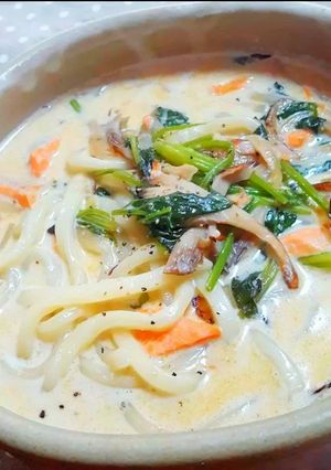 サーモンとほうれん草のクリームうどん-レシピのメイン写真
