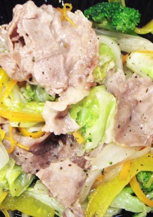 レンジで簡単♪豚肉と野菜のバジル蒸し焼き-レシピのメイン写真