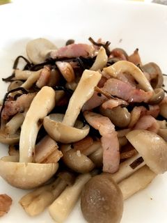 簡単!ベーコンとしめじの塩こんマヨ炒め-レシピのメイン写真