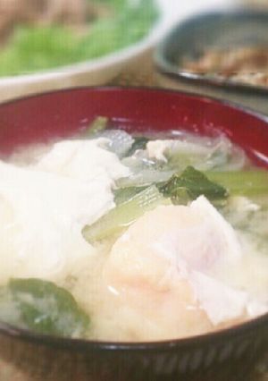 小松菜と玉ねぎと落とし玉子のお味噌汁-レシピのメイン写真