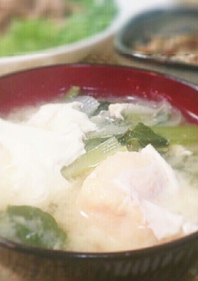 小松菜と玉ねぎと落とし玉子のお味噌汁-レシピのメイン写真