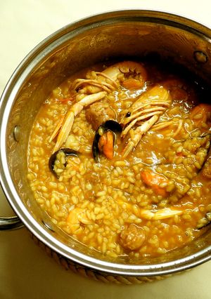 茶色い土鍋ご飯~アロス・ア・ラ・カスエラ-レシピのメイン写真