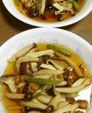 隠元・椎茸・シメジ・なめこを、さっと煮て