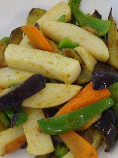 夏野菜とかまぼこのカレー炒め-レシピのメイン写真
