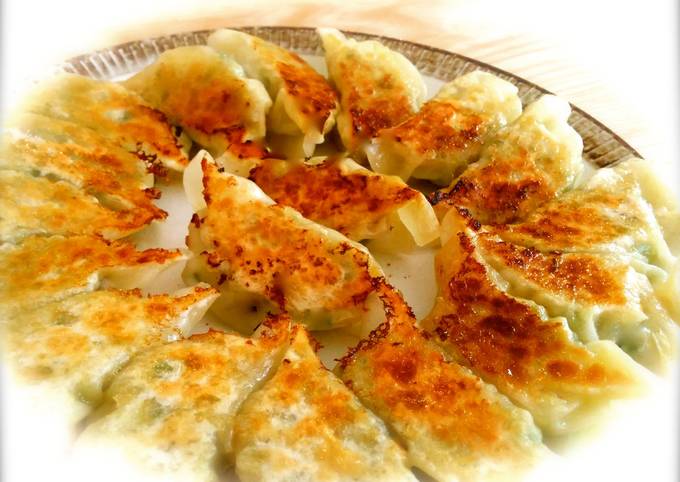 シンプルがベスト！懐かしい味の焼き餃子 by ニュークックスタイル 【クックパッド】 簡単おいしいみんなのレシピが392万品