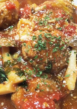 丸ごとレタスとミートボールのトマト煮込み-レシピのメイン写真