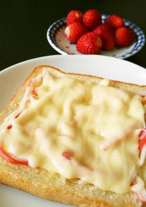 かにかまチーズトースト-レシピのメイン写真