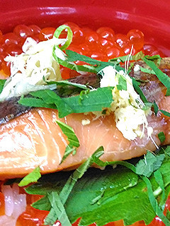 庄内浜の「秋サケ味噌粕漬け丼」-レシピのメイン写真