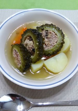 ゴーヤ丸ごと肉詰めスープ-レシピのメイン写真