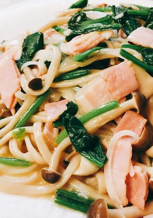 ほうれん草のペペロンチーノ風もち麦パスタ-レシピのメイン写真