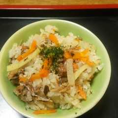 A picture of サバ缶で炊き込みごはん.